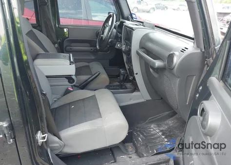 2010 Jeep Wrangler Unlimited Rubicon из США, поврежденный, VIN 1J4HA6H10AL181692